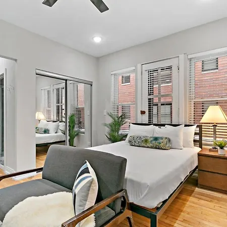 Chic & Updated Studio Apt In East Lakeview - Barry S1 Chicago Exterior photo
