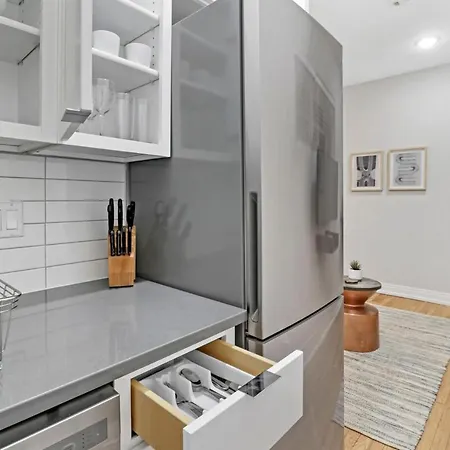 Chic & Updated Studio Apt In East Lakeview - Barry S1 Chicago Exterior photo