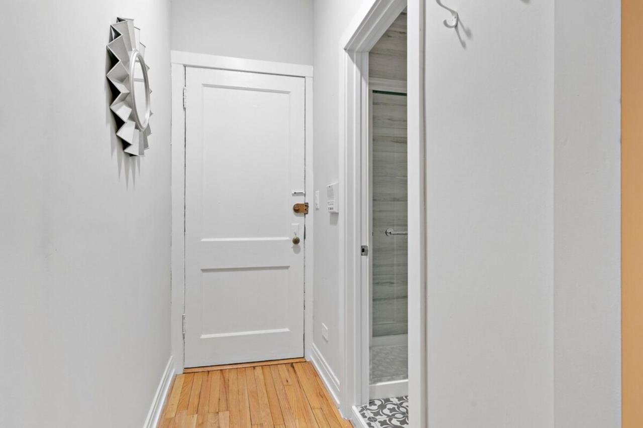 Apartment Chic & Updated In East Lakeview - Barry S1 Chicago